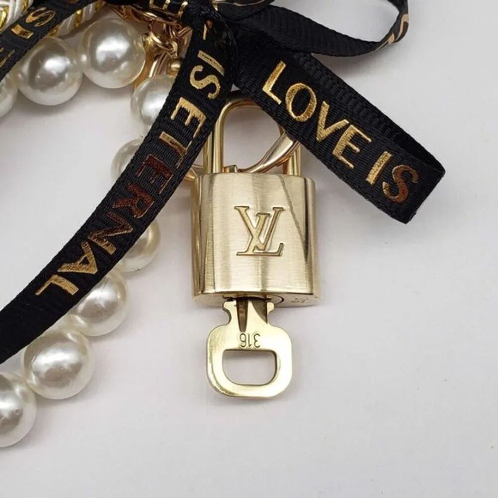 LV Authentic Gold Lock & Key 🔑 Luxury Bag Charm w/ Unbranded Flower Keychain